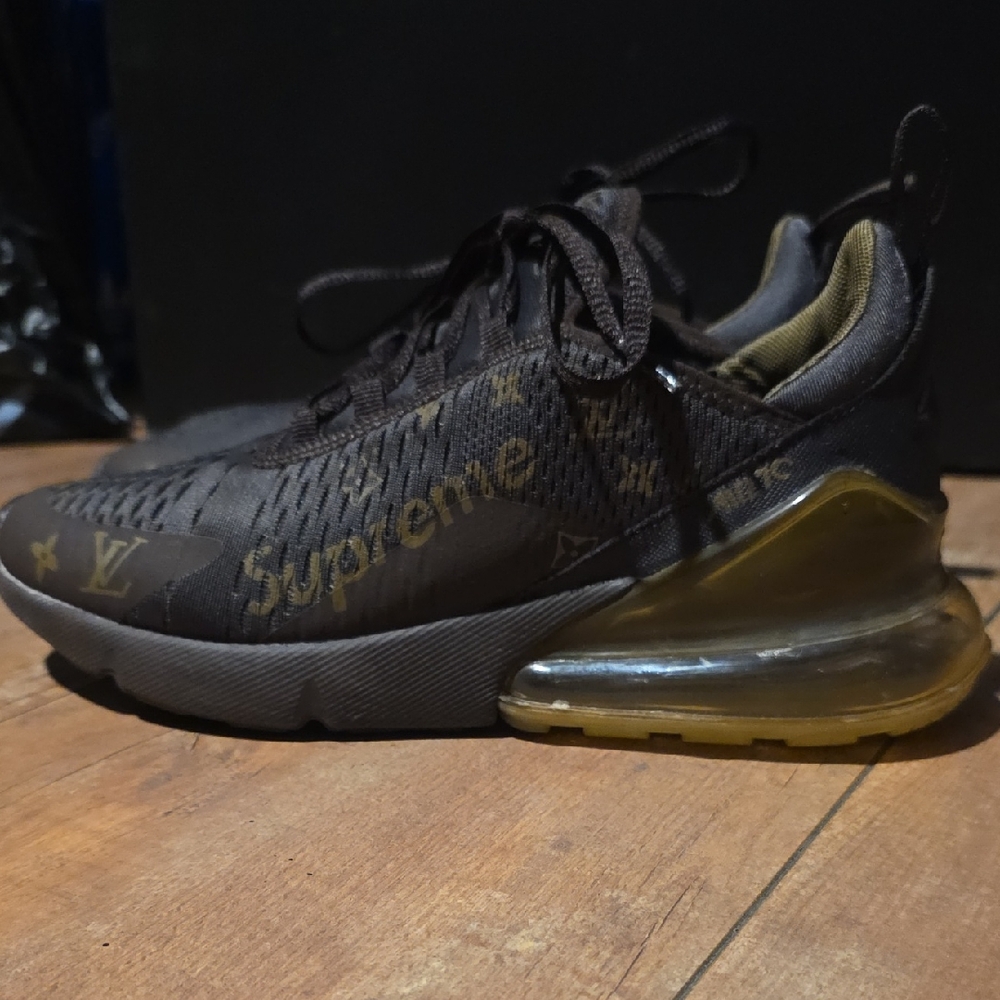 NIKE Air Max 270 Brown and Gold Sneakers Womans Size 8 Gently Worn.